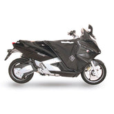 Coprigambe Termoscud R072N, un coprigambe impermeabile e termico. Utilizzato su scooter. Di Tucano Urbano.